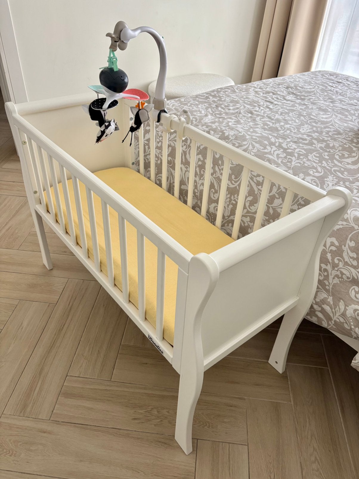 Baby crib 90x40cm + mattress (pick-up 28-Aug), Kinderen en Baby's, Babywiegjes en Ledikanten, Ophalen, Zo goed als nieuw, Ledikant