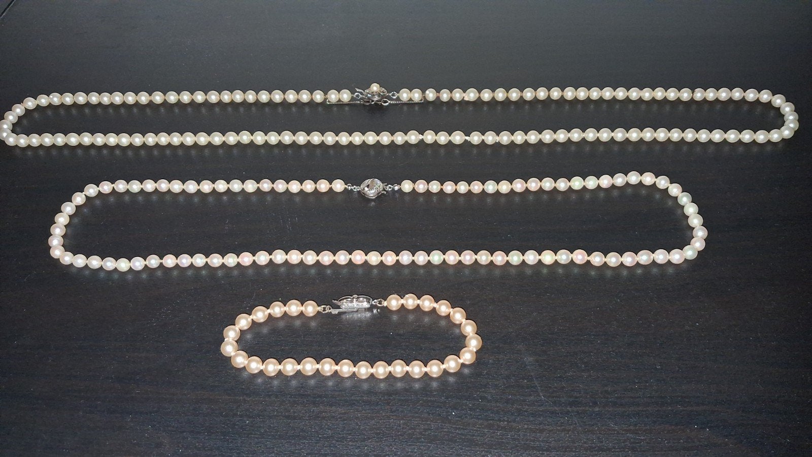 Parelsieraden set – 2 colliers  armband – klassiek & elegant, Ophalen of Verzenden, Gebruikt, Wit, Overige materialen