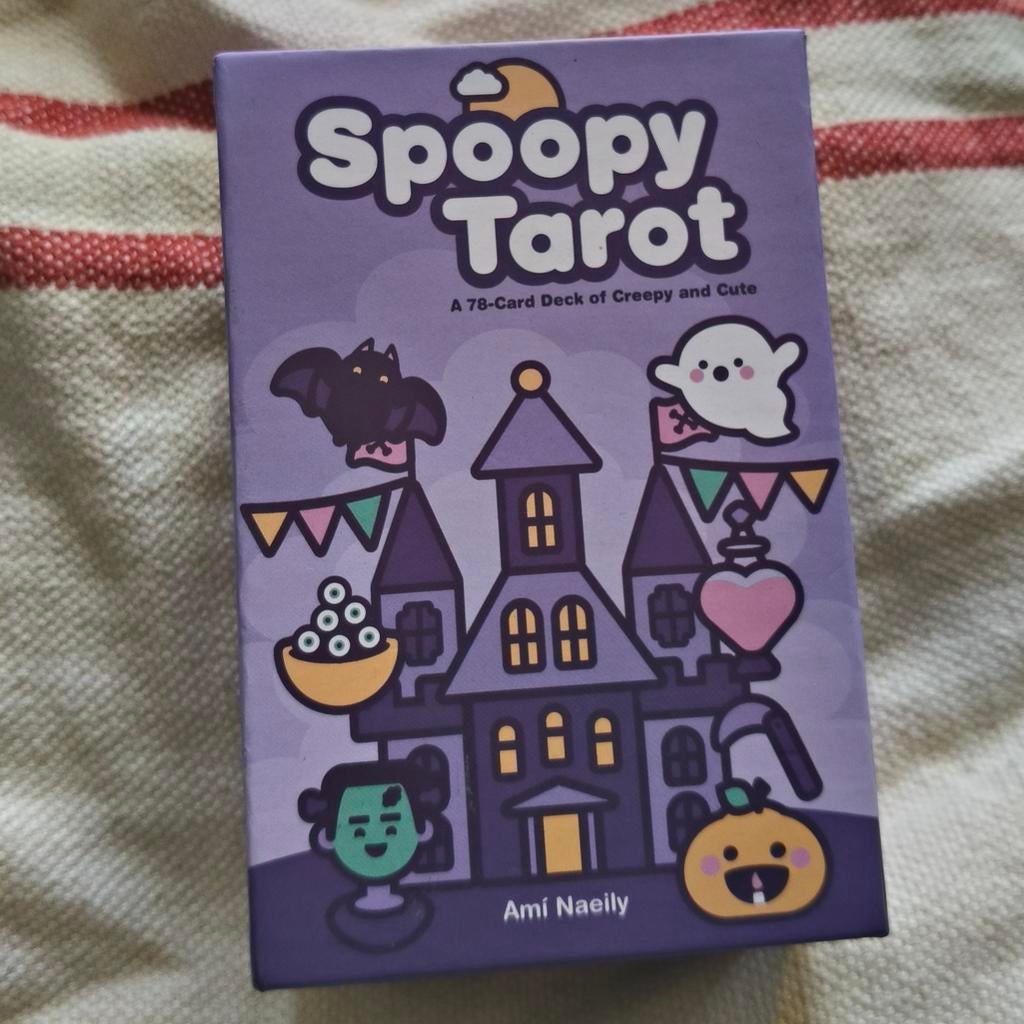 Spoopy Tarot van Amí Naeily, Boeken, Amí Naeily, Tarot of Kaarten leggen, Verzenden, Overige typen