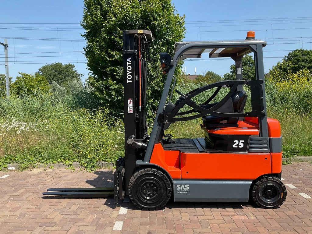Toyota 7FBMF25 2500KG 5.50METER HEFTRUCK (bj 2009), Zakelijke goederen, Machines en Bouw | Heftrucks en Intern transport, Heftruck