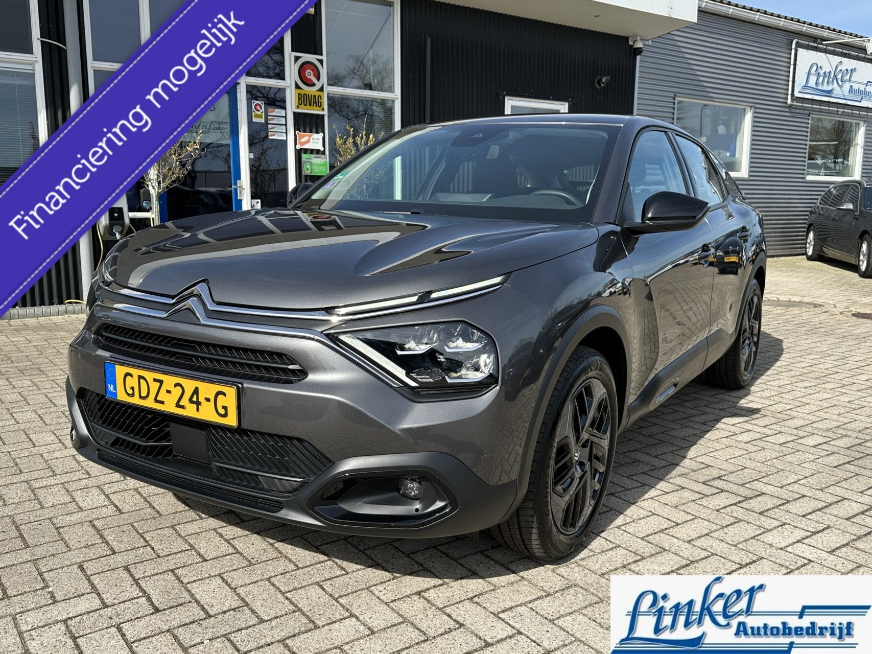Citroen C4 1.2 Hybrid 136 Plus - NL-AUTO TREKH CAMERA CARPLA, Auto's, 145 pk, Stof, Gebruikt, Euro 6