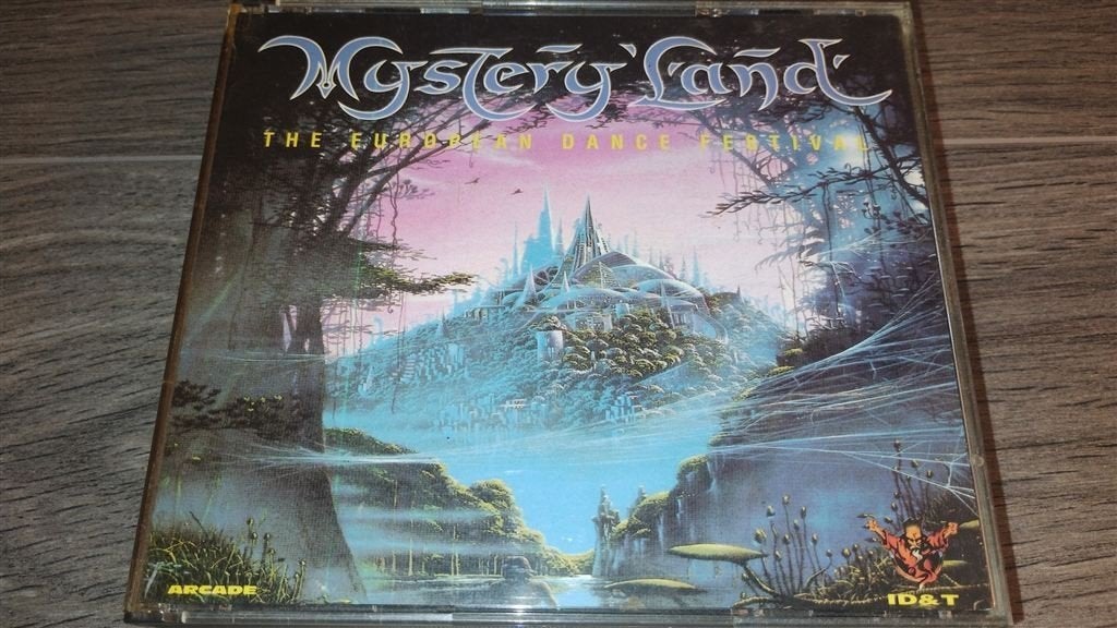Mystery Land - The European Dance Festival [3CD], Cd's en Dvd's, Cd's | Dance en House, Ophalen of Verzenden, Zo goed als nieuw