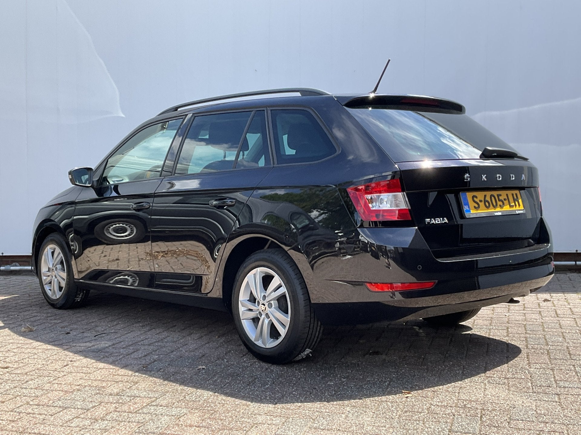 Skoda Fabia Combi 1.0 TSI Style 1Eig DAB Carplay Stoelverw., Auto's, Voorwielaandrijving, Gebruikt, Euro 6, 1036 kg