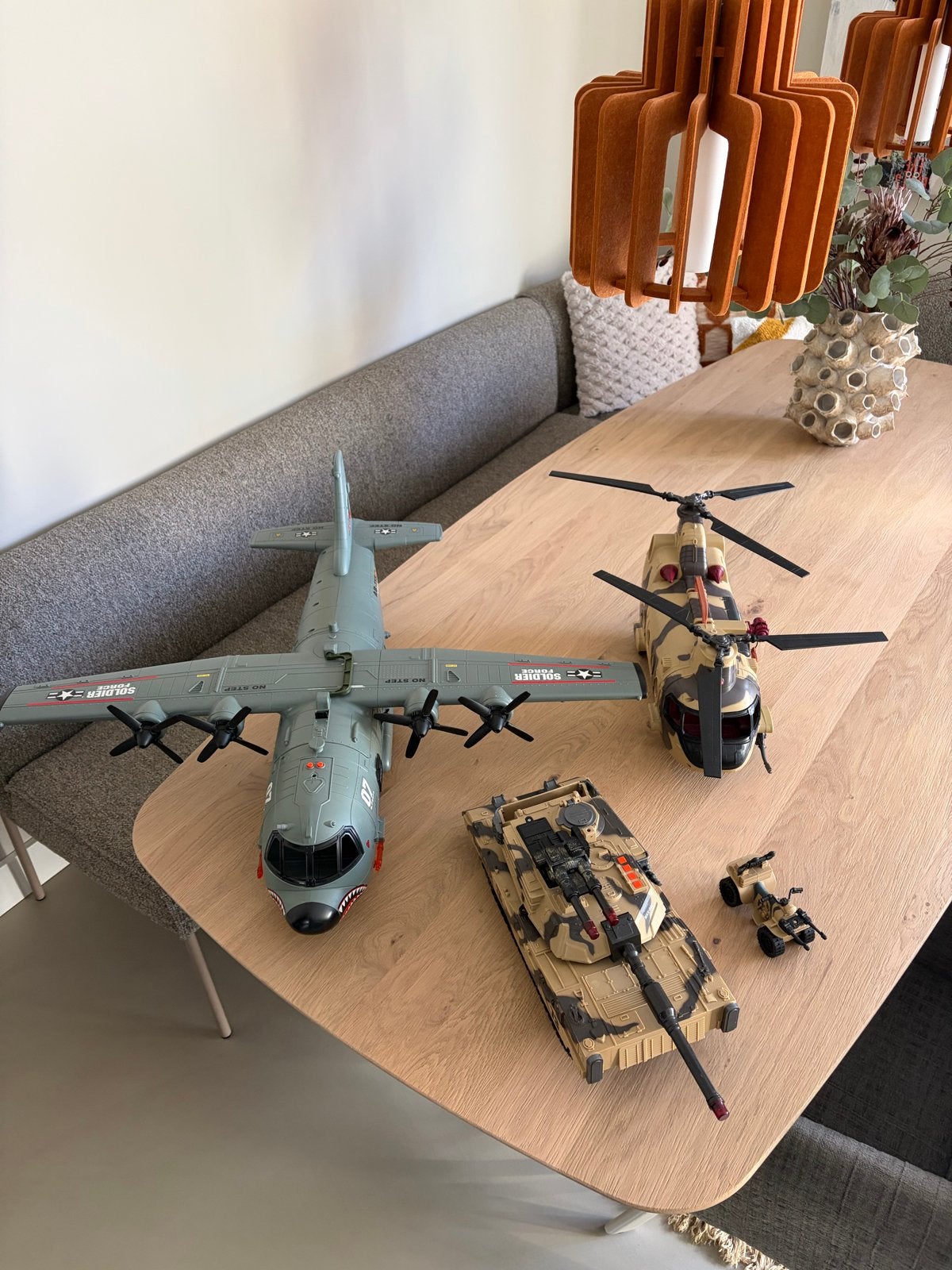 Leger speelgoed set: Vliegtuig, Helikopter, Tank & Jeep, Ophalen, Gebruikt