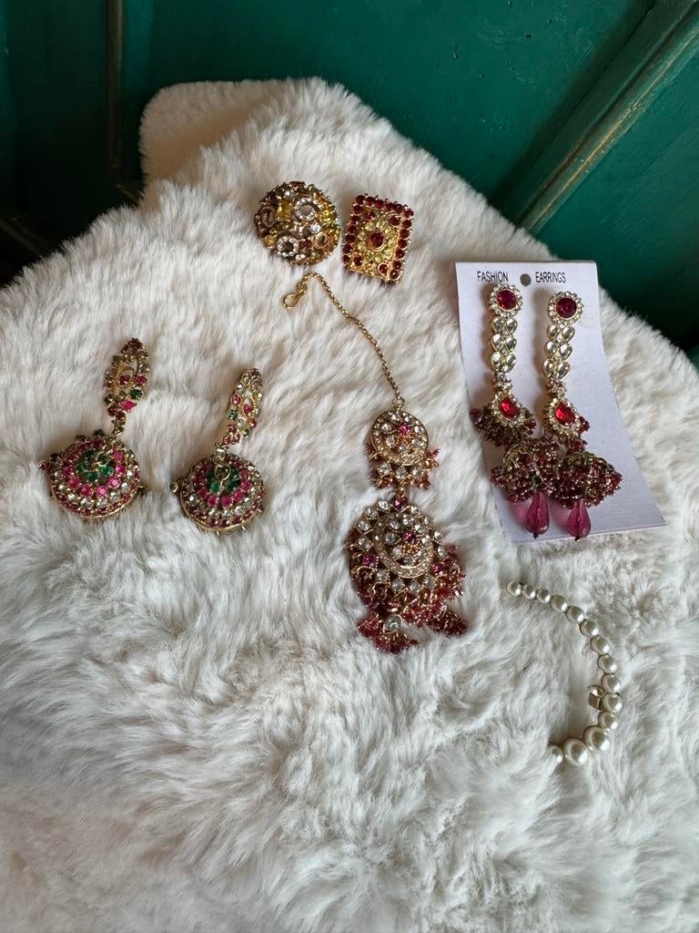 Bollywood Indiase Sieraden met Strass & Goudkleurige Afwerki, Ophalen of Verzenden, Zo goed als nieuw