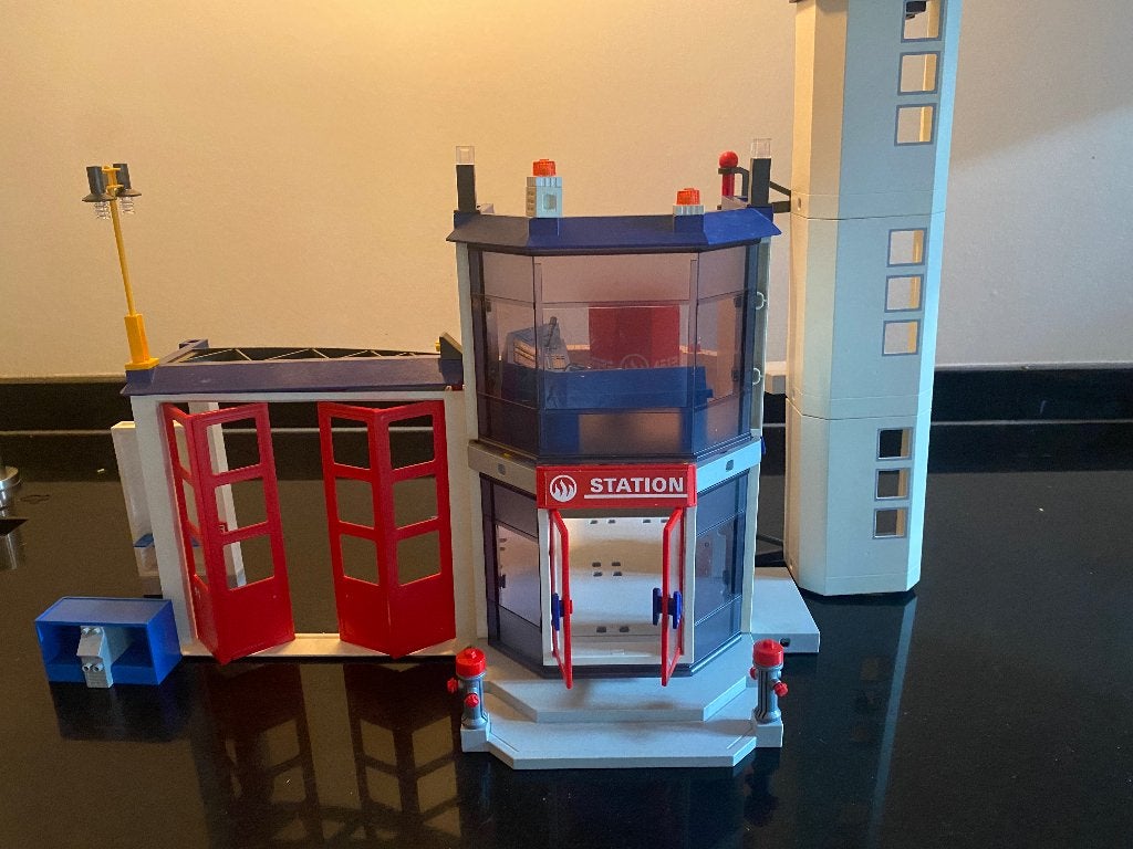 Playmobil brandweerkazerne, Kinderen en Baby's, Speelgoed | Playmobil, Gebruikt, Gebouw, Complete set, Ophalen of Verzenden