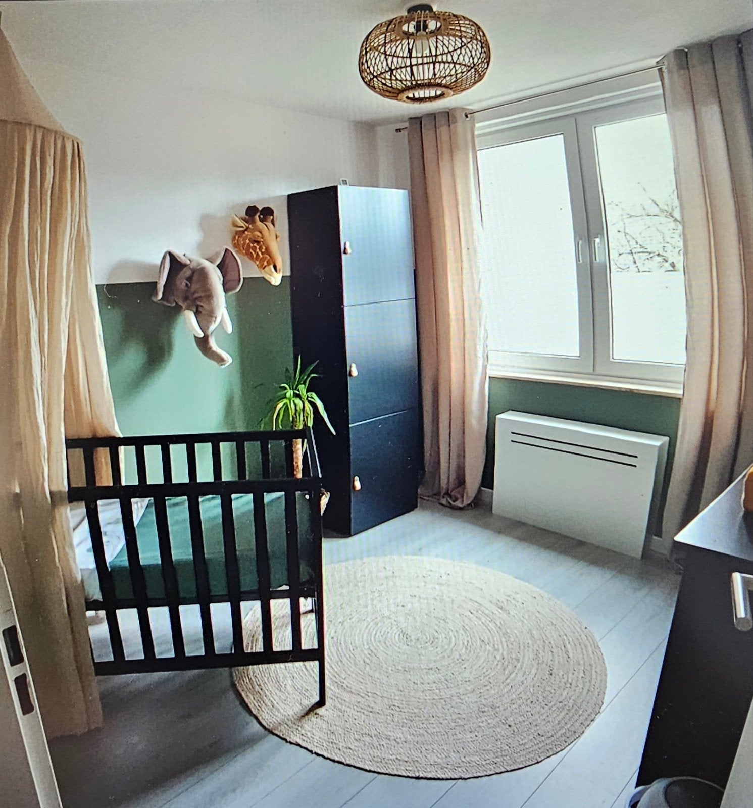 Mooi zwart babykamertje, Ophalen, Gebruikt, 140 tot 160 cm, 70 tot 85 cm