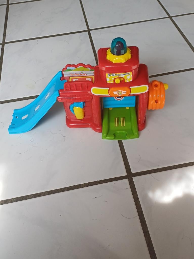 Vitech toet toet auto's, Brandweerkazerne., Ophalen, 2 tot 4 jaar