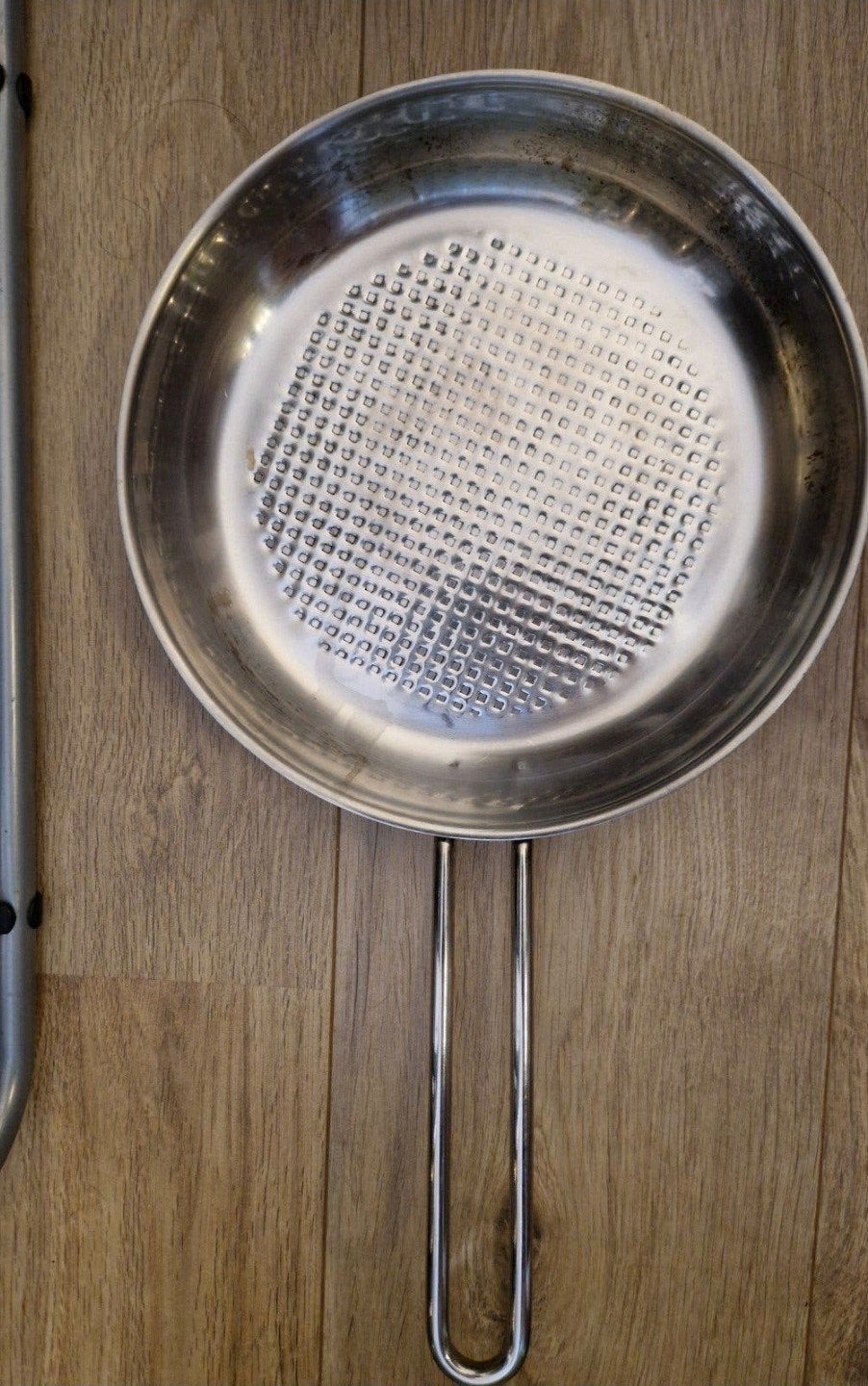 RVS koekenpan bakpan met honingraad 24 cm pfas vrij koken, Ophalen of Verzenden, Zo goed als nieuw, Rvs