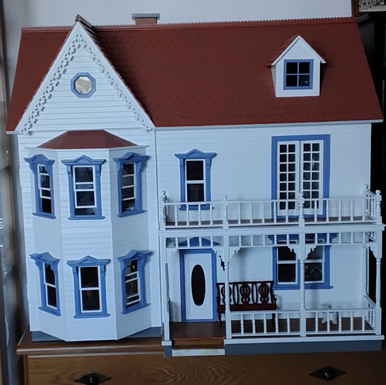 Groot Poppenhuis met Meubels en Accessoires, Ophalen, Zo goed als nieuw