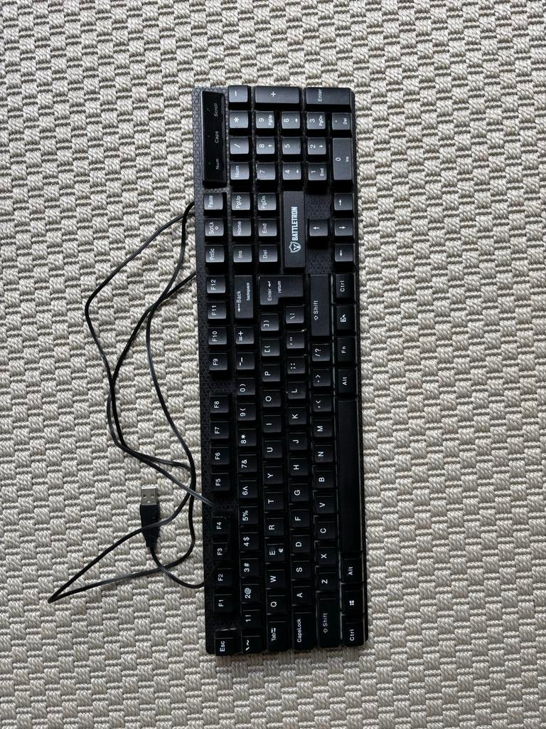 Battletron Bedraad Toetsenbord - QWERTY, Ophalen, Qwerty, Zo goed als nieuw, Bedraad