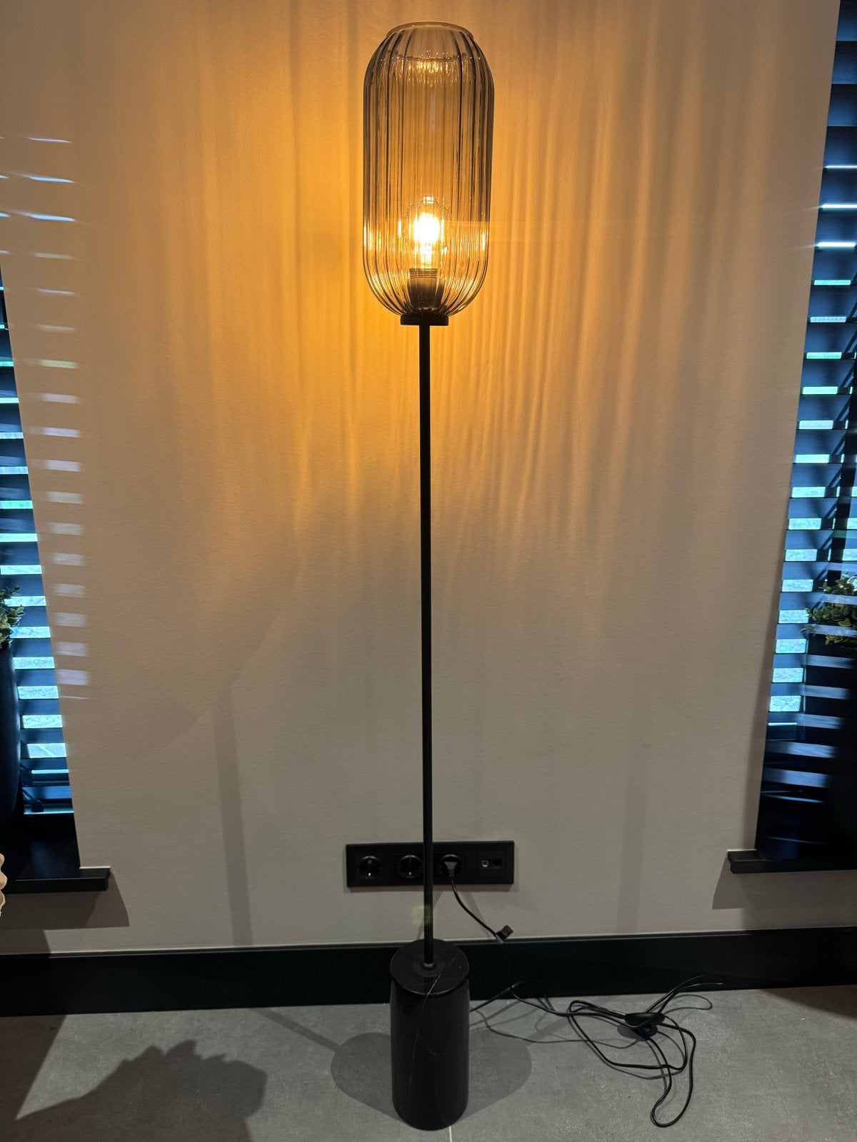 Nieuwe Vloerlamp met Geribbeld Glas - 150 cm, Ophalen, Nieuw, Glas, 100 tot 150 cm