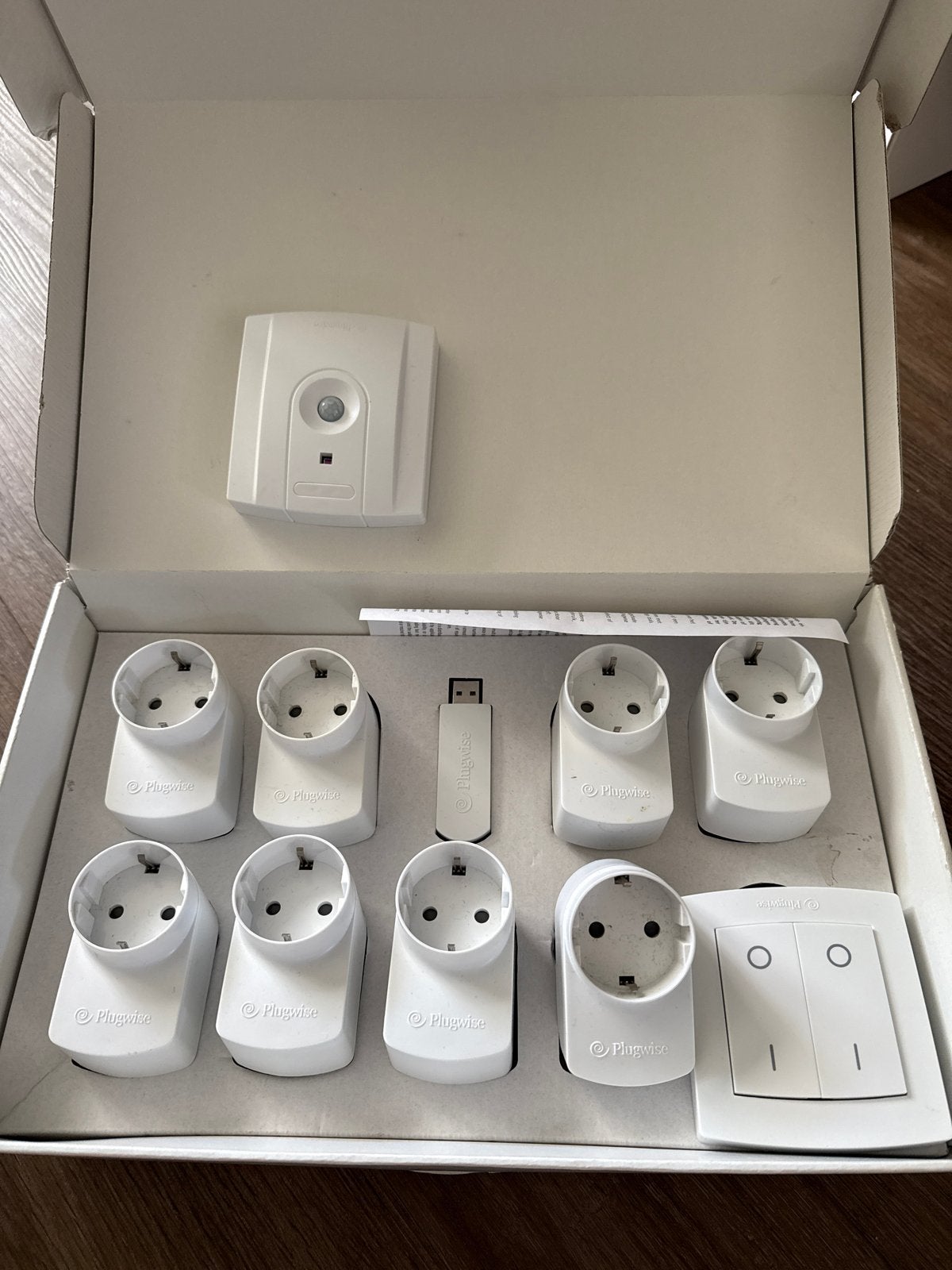 Plugwise Home Startpakket met 7 stekkerdozen en meer, Ophalen of Verzenden, Zo goed als nieuw, Overige merken, Stekkerdoos