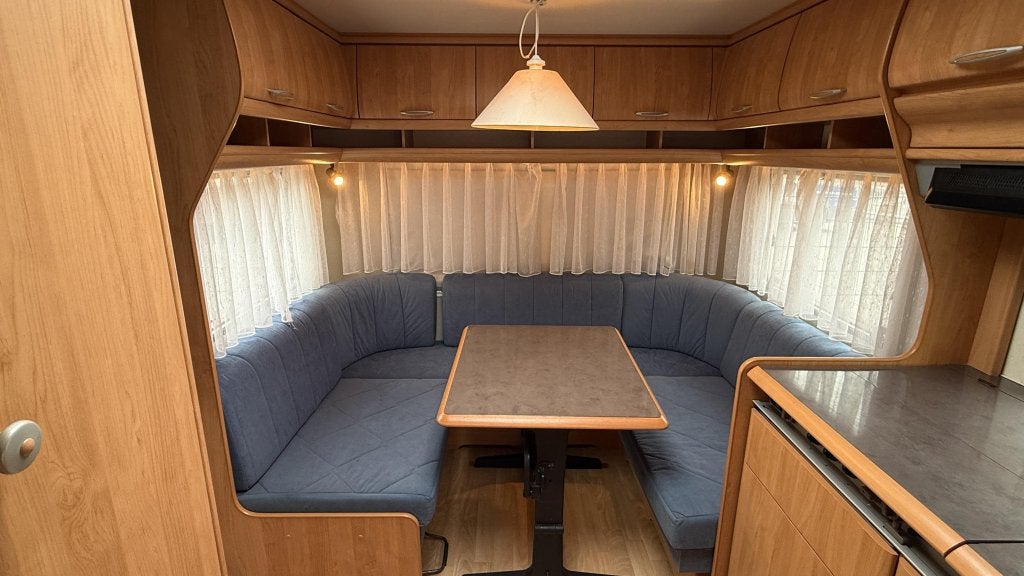 Hobby Excellent 460 UFE bouwjaar 2000 met voortent, Caravans en Kamperen, Schokbreker, Rondzit, Hobby, Bedrijf