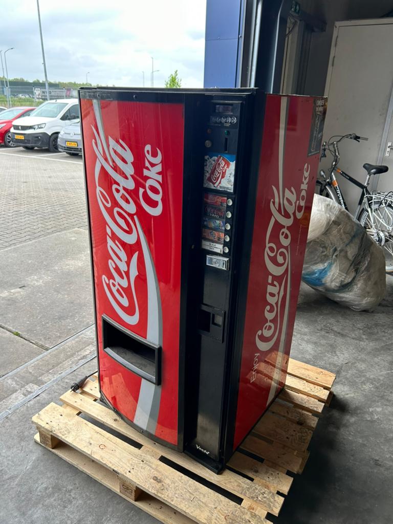 Frisdrank automaat, Ophalen, Gebruikt