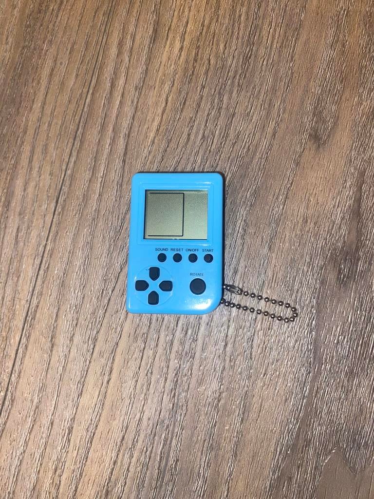 Hema mini retro game sleutelhanger, Spelcomputers en Games, Ophalen of Verzenden, Gebruikt, Overige genres