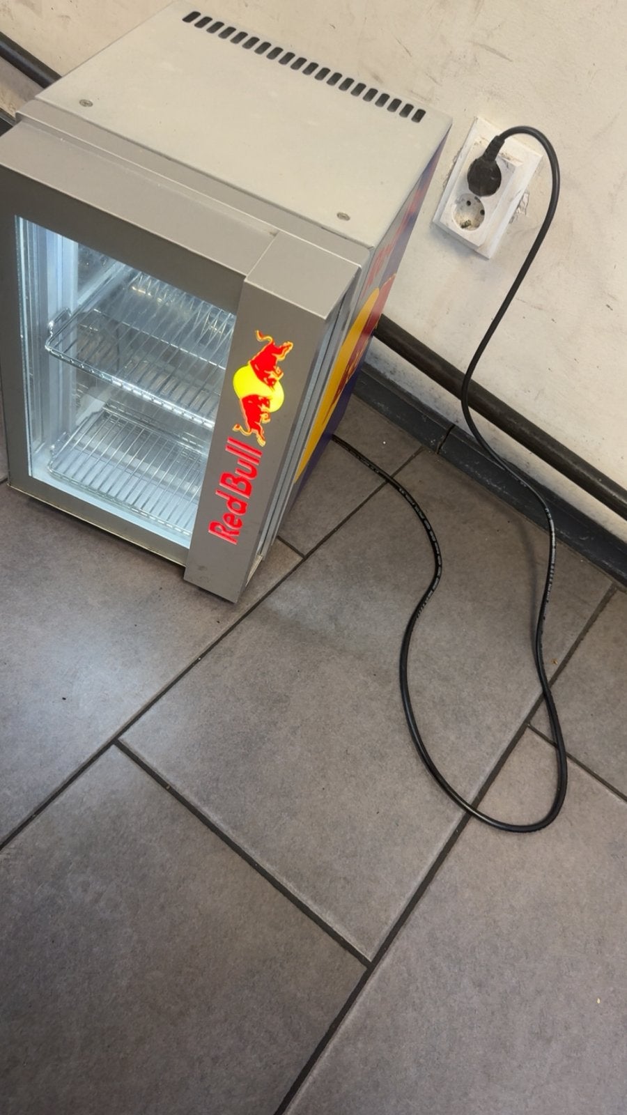 Red bull Mini koelkast, Zonder vriesvak, Nieuw, Ophalen of Verzenden, Minder dan 75 liter