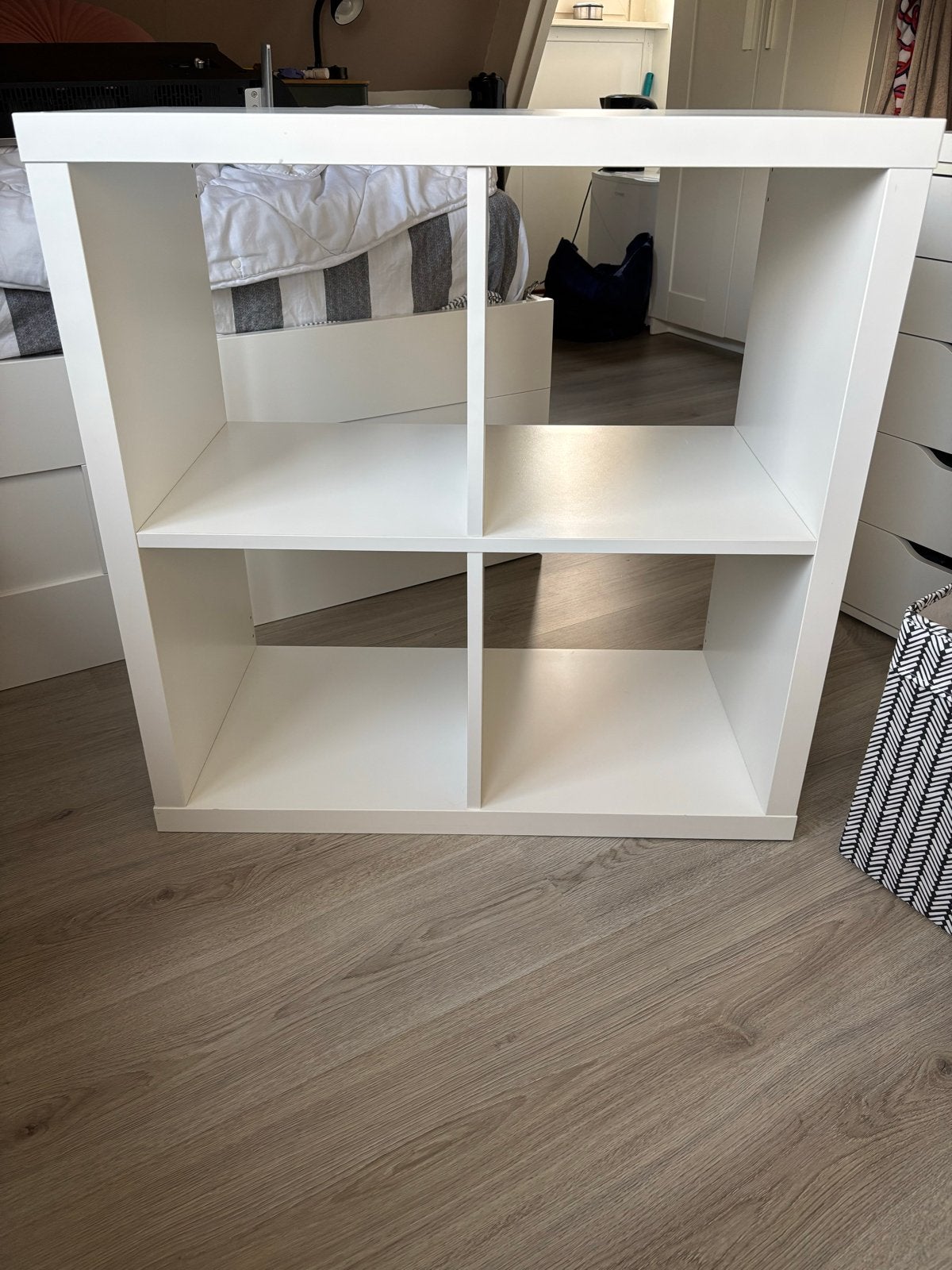 IKEA Kallax kast 4 vakken met 2 opbergbakken wit, Ophalen, Zo goed als nieuw