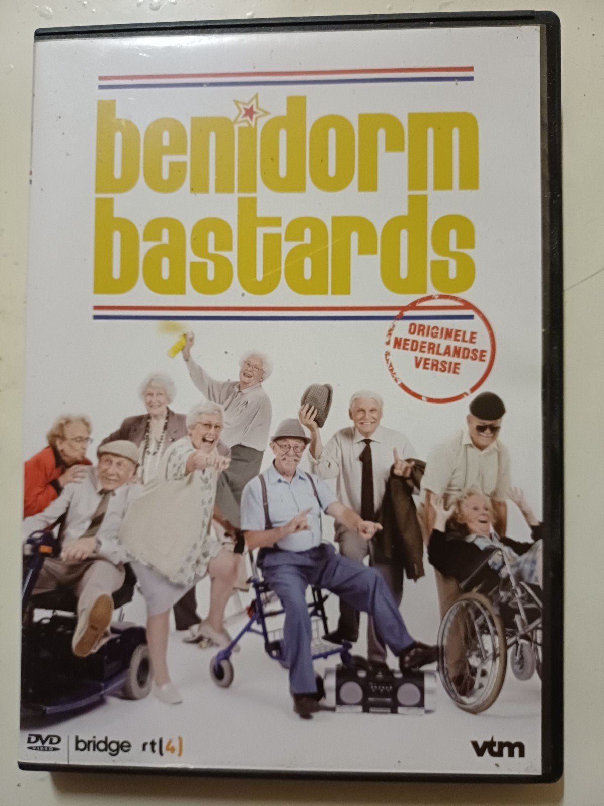Benidorm Bastards, Vanaf 12 jaar, Ophalen of Verzenden, Zo goed als nieuw