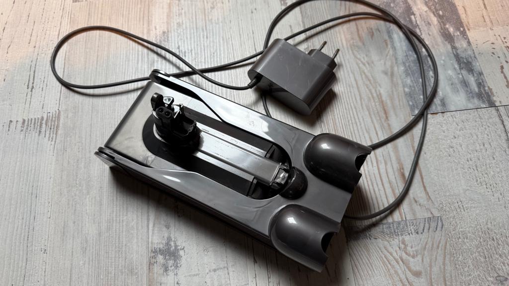 accu Dyson V11 (bevestiging met schroeven, geen klikmodel), Witgoed en Apparatuur, Ophalen of Verzenden, Gebruikt