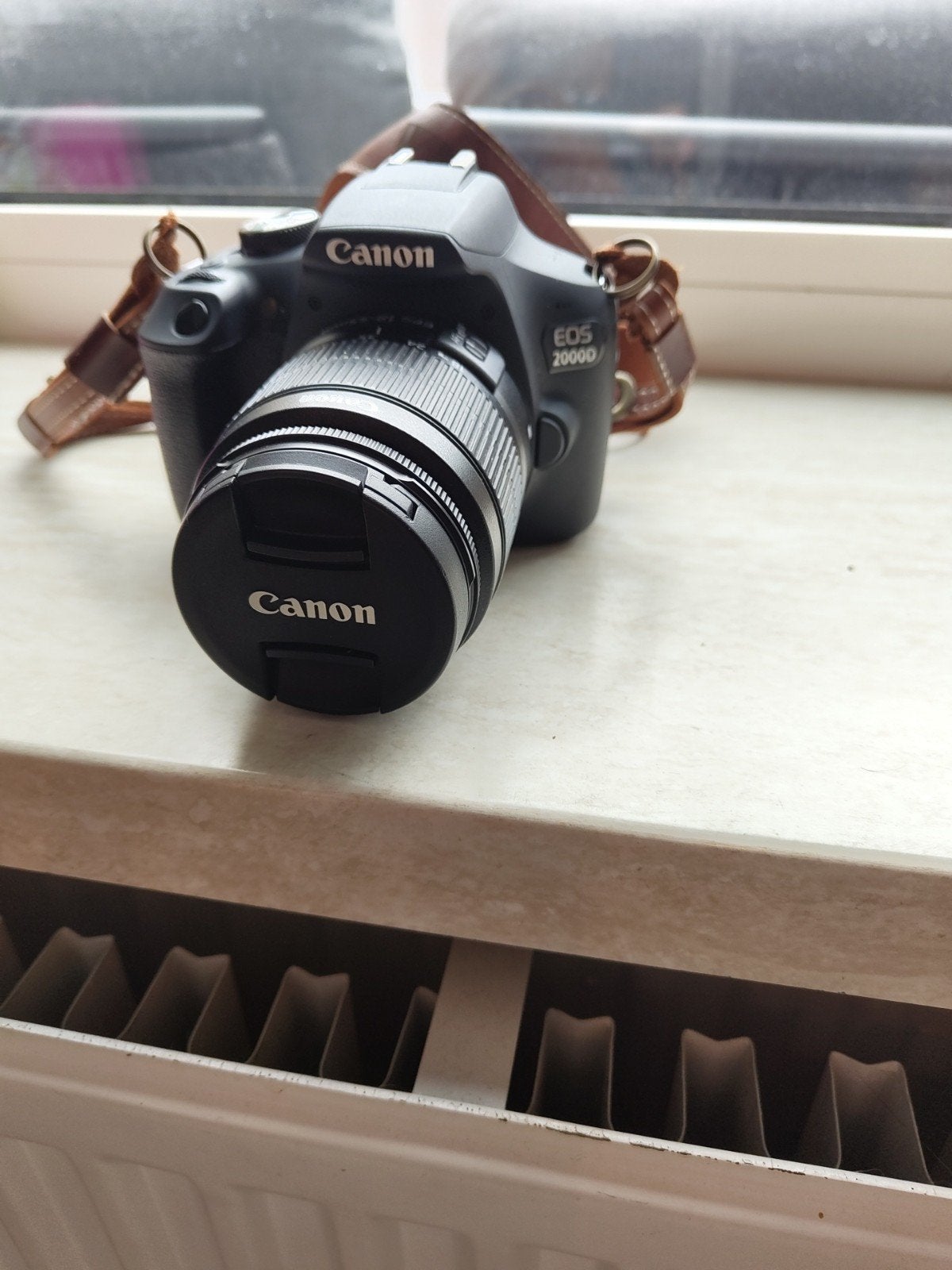 Canon EOS 2000D Spiegelreflexcamera met lens en accessoires, Spiegelreflex, Canon, Zo goed als nieuw, 4 t/m 7 keer