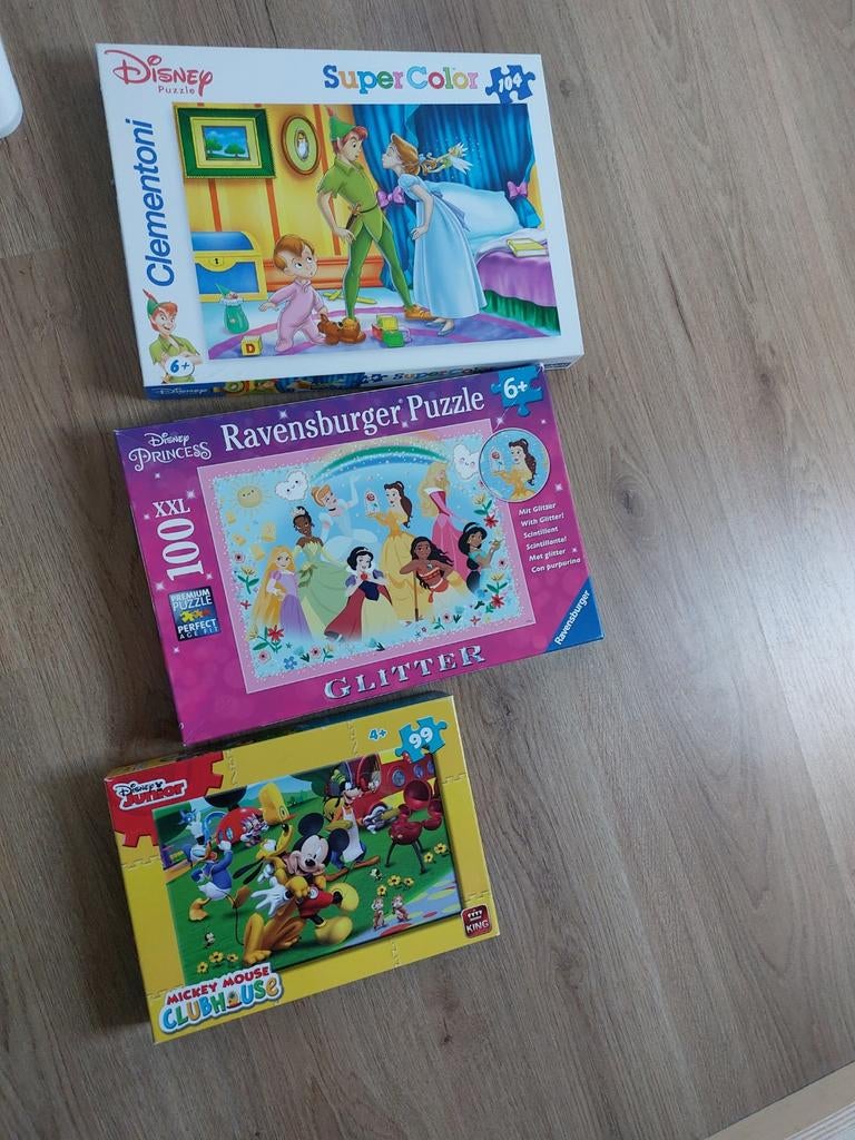 3 Disney puzzels: Peter Pan, Prinsessen, Mickey Mouse, Ophalen, Meer dan 50 stukjes, Gebruikt, 4 tot 6 jaar