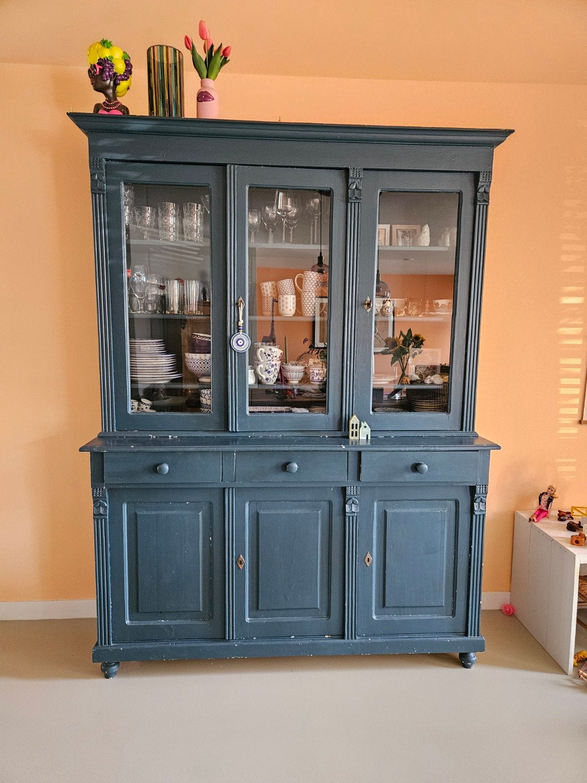 Antieke buffetkast / vitrinekast / grenenkast, Ophalen, Gebruikt, 100 tot 150 cm, Glas