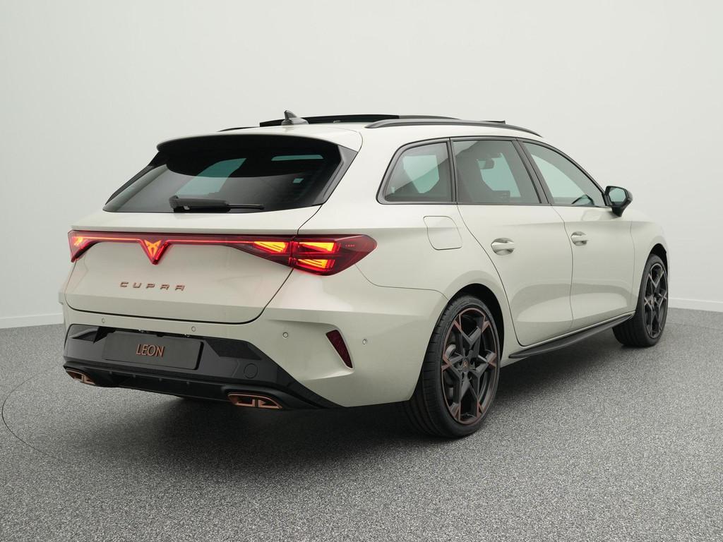 CUPRA Leon Sportstourer 1.5 TSI e-Hybrid VZ 272PK | Panorama, Auto's, Cupra, 1498 cc, 4 cilinders, Alcantara, 26 kWh