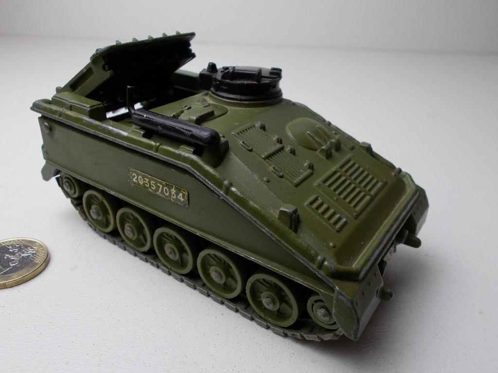 1974 Dinky Toys 691 STRIKER ANTI-TANK + RUPSBANDEN (-B-)
