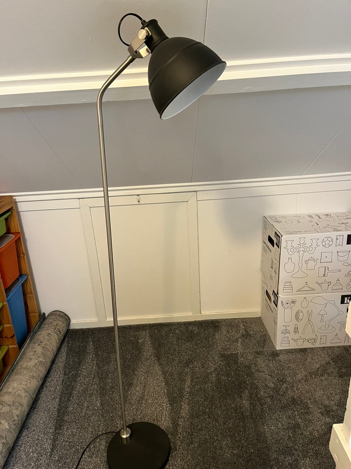 Zwarte vloerlamp, Huis en Inrichting, Ophalen, Zo goed als nieuw