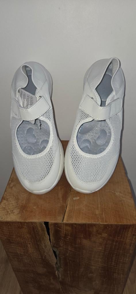 Witte Comfortschoenen – Zorg & Ziekenhuis Mt: EUR42, Wit, Ophalen of Verzenden, Sneakers of Gympen, Onbekend