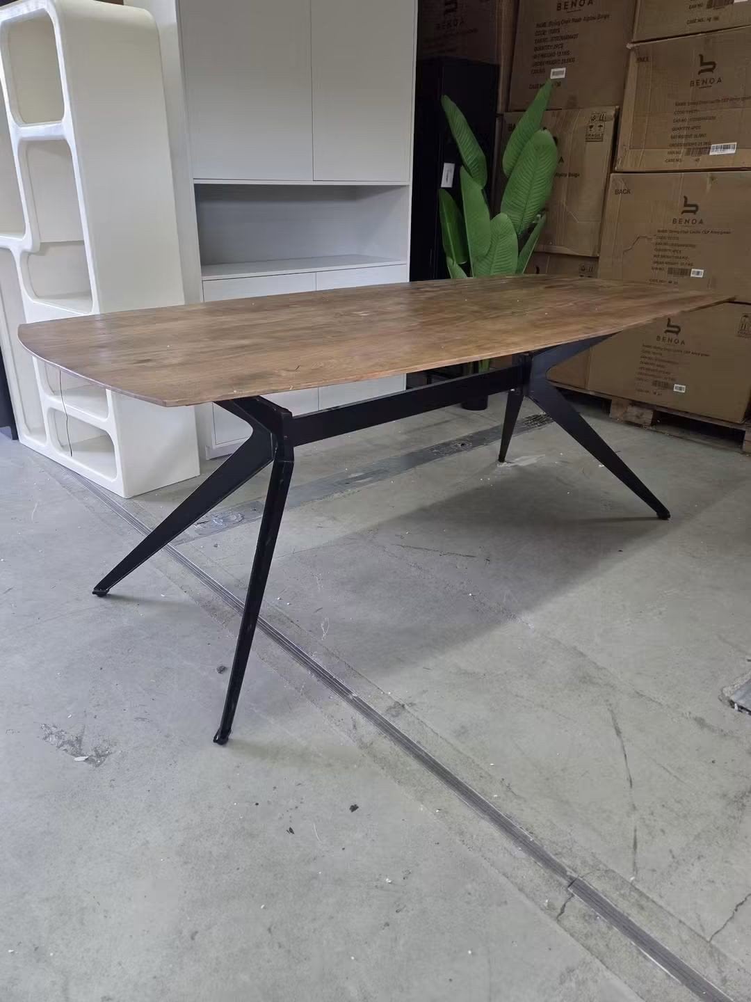 Eettafel Mangohout in 200x100cm van Livingfurn, Ophalen