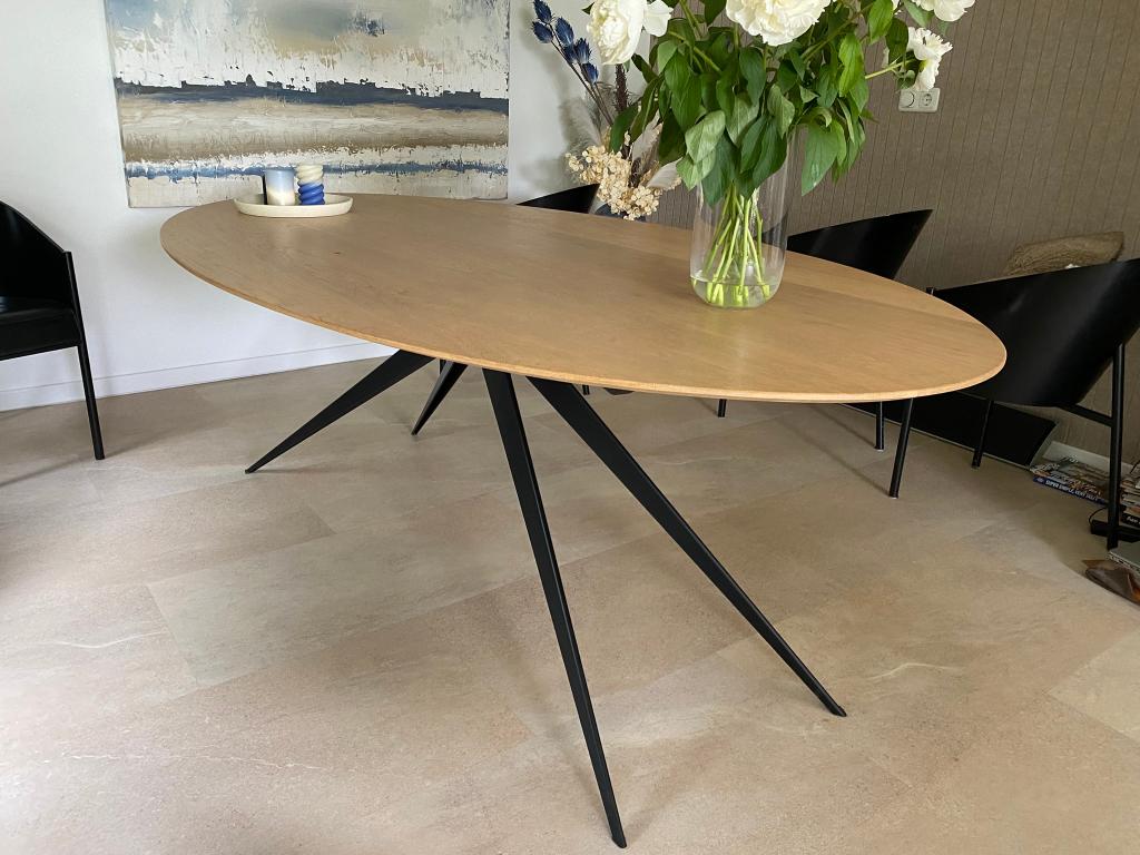 Eettafel ovaal Uniek Goossens (nieuwwaarde € 1.999,=), Ophalen, Modern design, Eikenhout, 200 cm of meer