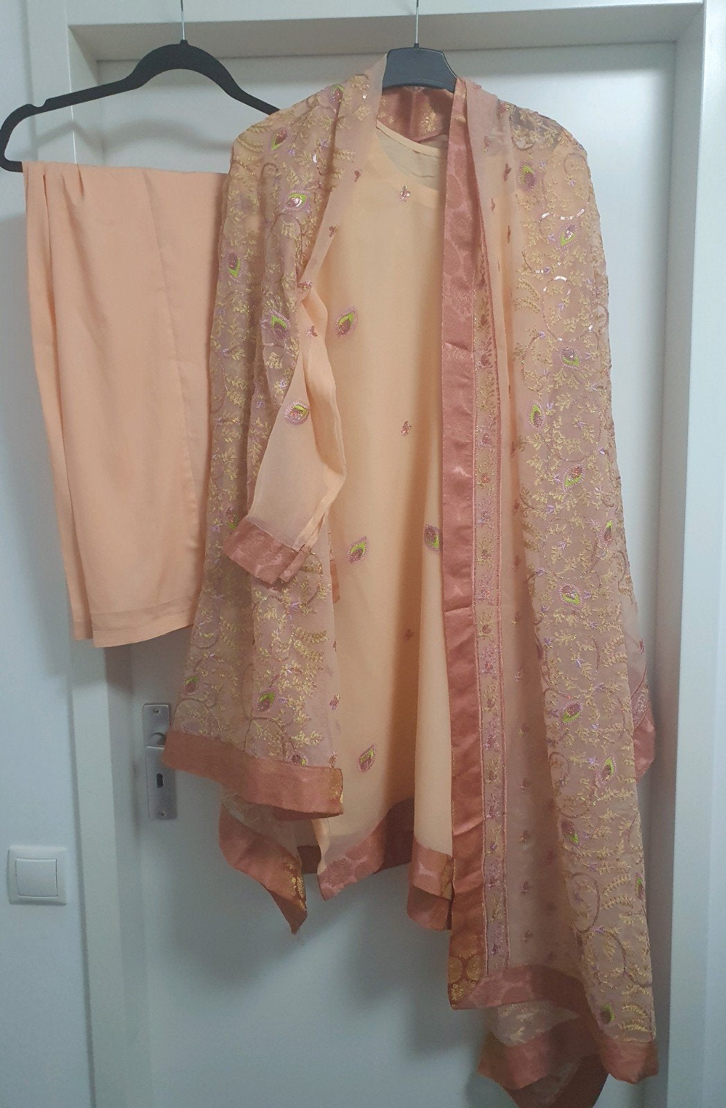 Prachtige Indiase/Pakistaanse Salwar Kameez dupetta Maat S, Overige typen, Oranje, Ophalen of Verzenden, Maat 36 (S)