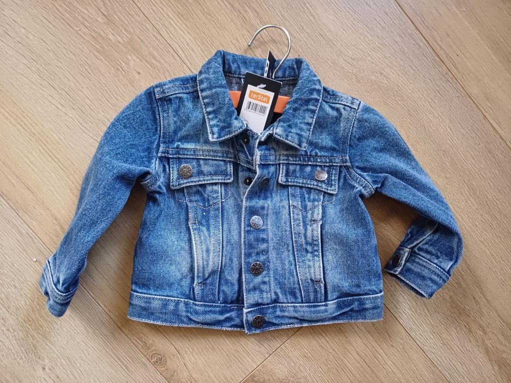 Nieuwe babyblauwe spijkerjas maat 74 voor jongen van Terstal, Terstal, Nieuw, Ophalen of Verzenden, Jasje