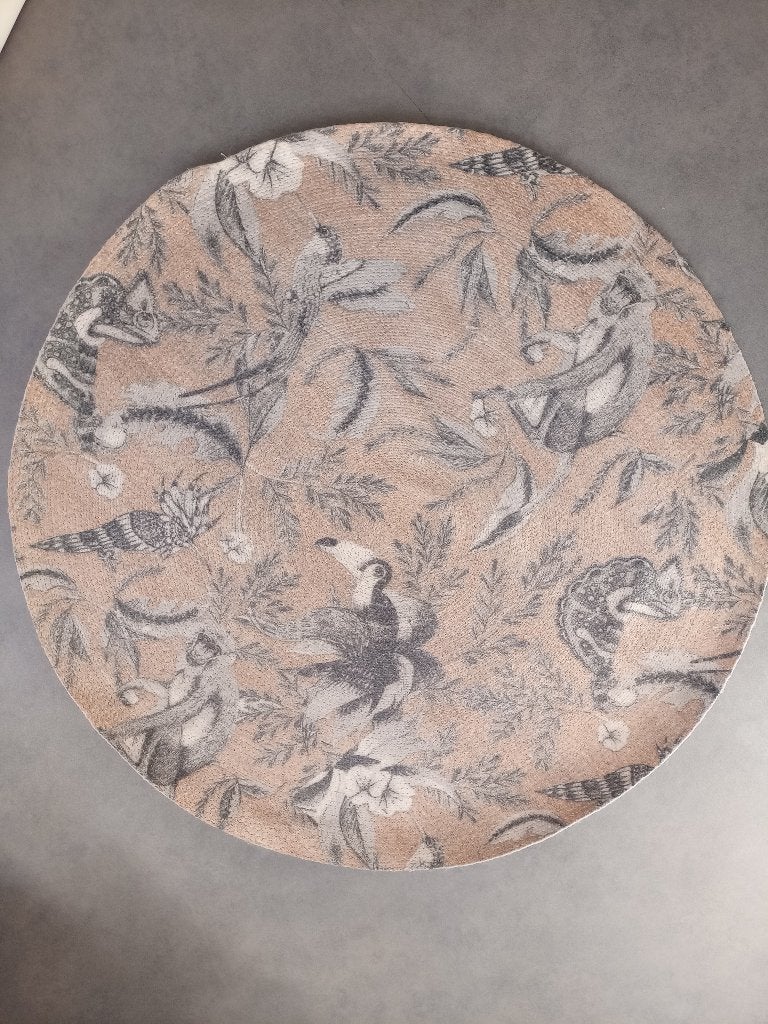 Vloerkleed rond handgeweven dieren, Huis en Inrichting, Ophalen, Rond, Zo goed als nieuw, 100 tot 150 cm