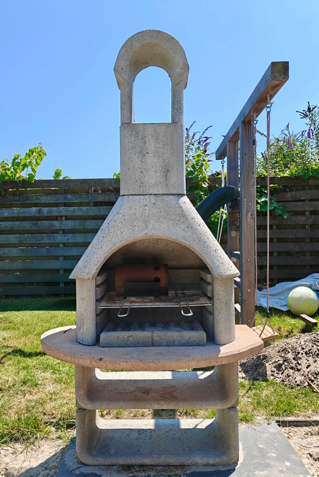 Robuuste stenen barbecue voor buiten, Ophalen, Gebruikt, Onbekend