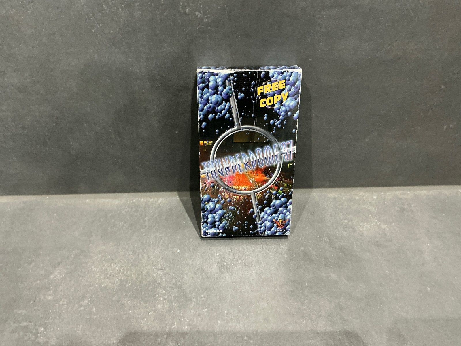 Thunderdome '97 Live in Antwerpen Compilatie VHS, Vanaf 16 jaar, Muziek en Concerten, Ophalen of Verzenden, Zo goed als nieuw