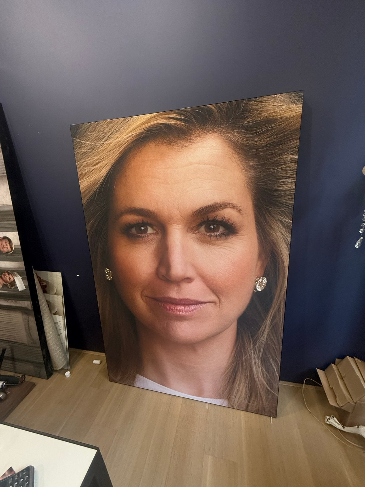 Groot portret van Máxima door Erwin Olaf - akoestisch canvas, Ophalen, 100 tot 125 cm, 75 – 100, Print