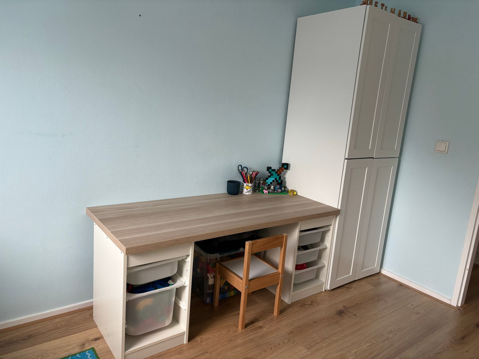 Ikea Trofast kastjes en Bureaublad, Ophalen, Gebruikt, Met lades, Spaanplaat of MDF