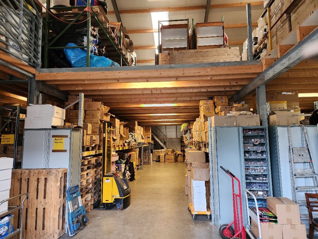 Te Huur gedeelde Opslag- / Bedrijfsruimte (+/- 280 m²), 280 m², Huur, Bedrijfsruimte