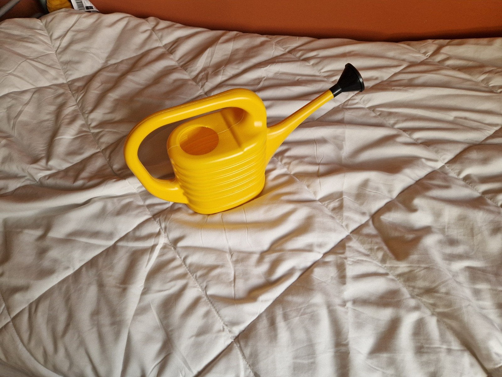Gele gieter 2 liter - Zo goed als nieuw, Ophalen, Zo goed als nieuw, Kunststof