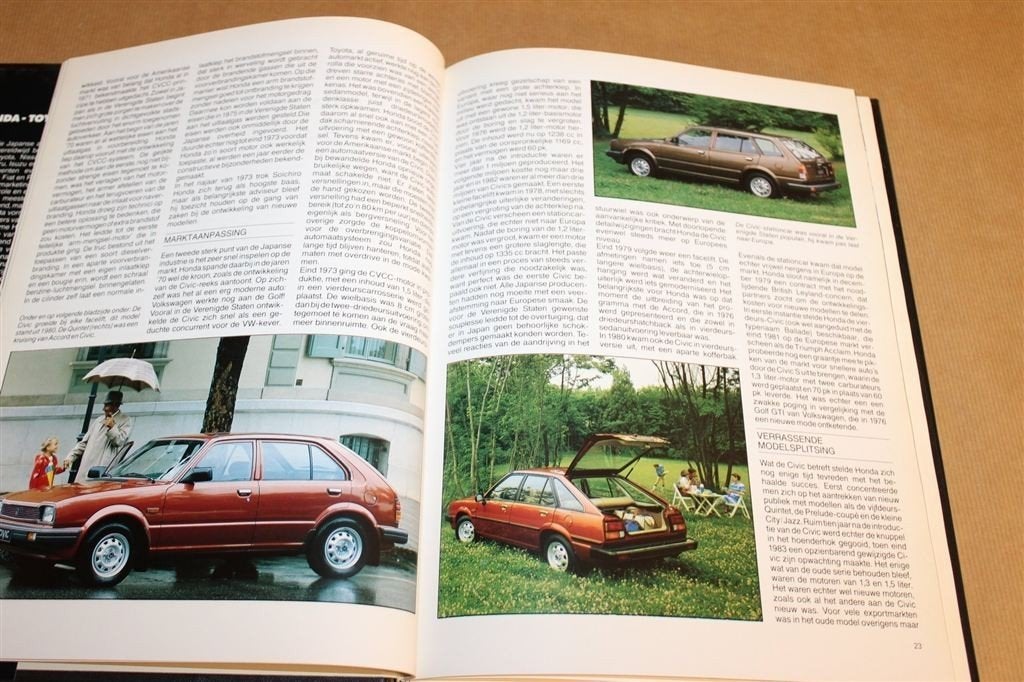 Auto Totaal — Honda Toyota — Automerken Wereld 1988, Boeken, Ophalen of Verzenden, Gelezen, Honda