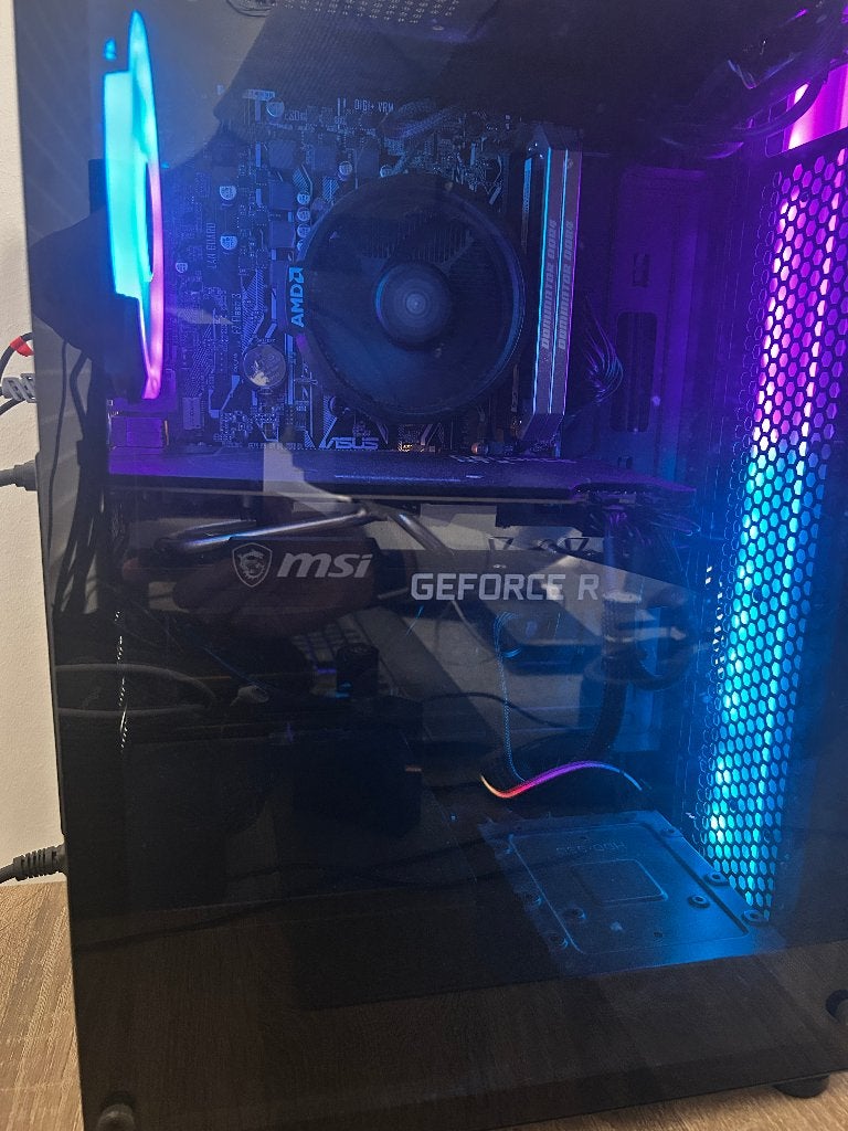 Foto 4 van Gaming PC met MSI GeForce RTX en RGB verlichting