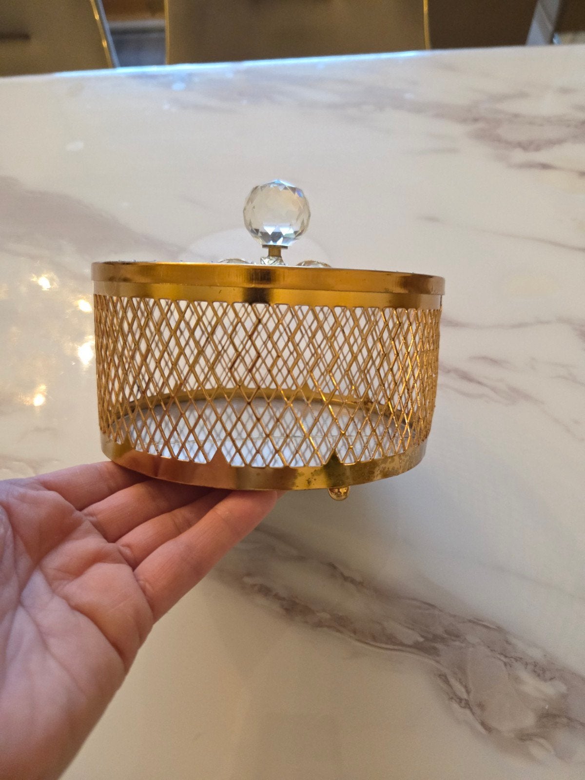 Gouden decoratieve doos met spiegel en kristallen knop, Ophalen of Verzenden, Zo goed als nieuw, Goud, Metaal