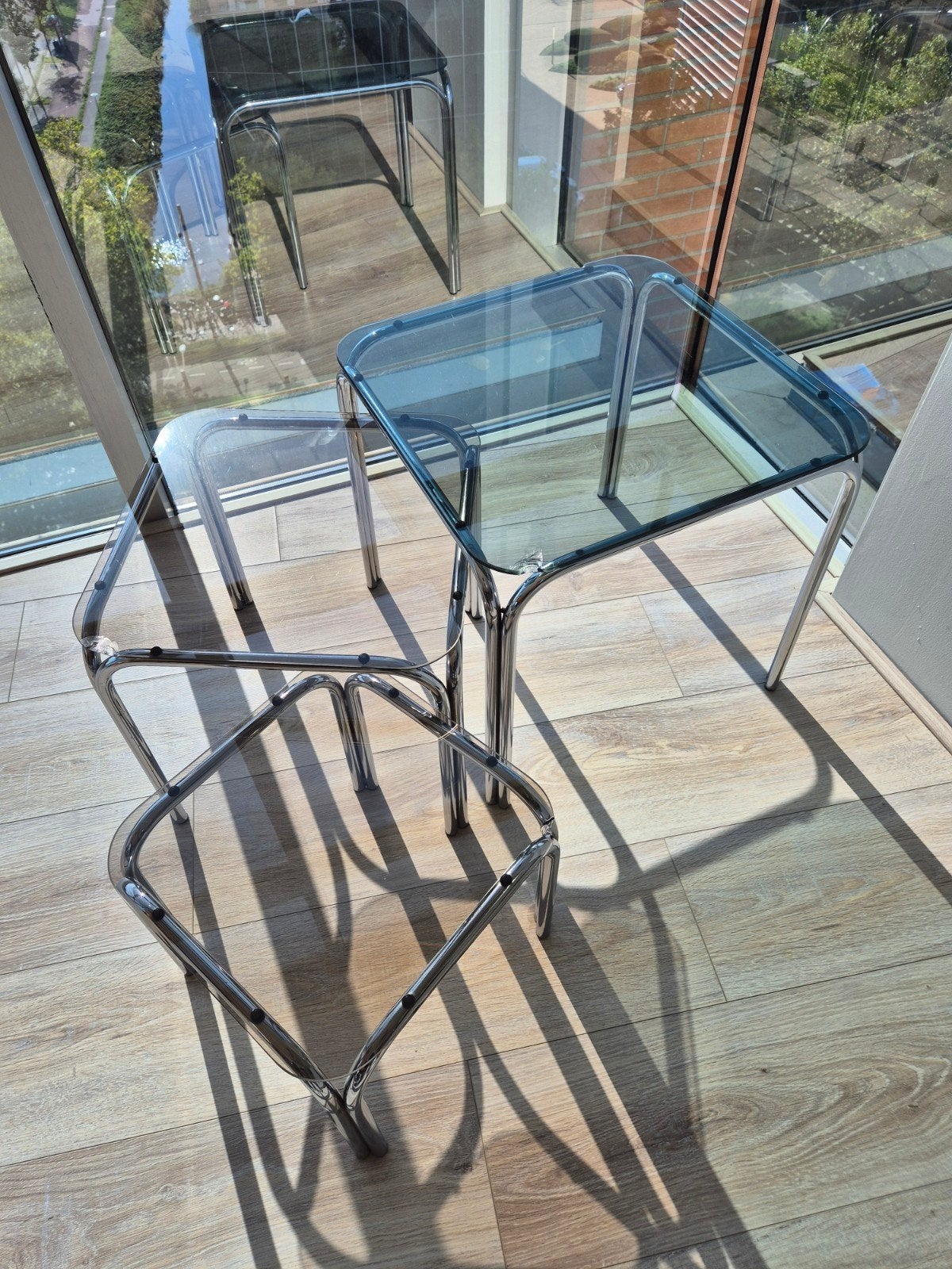 Set van 3 Vintage Bauhaus bijzettafeltjes met gerookt glas, Ophalen, Minder dan 45 cm, Minder dan 55 cm, Gebruikt