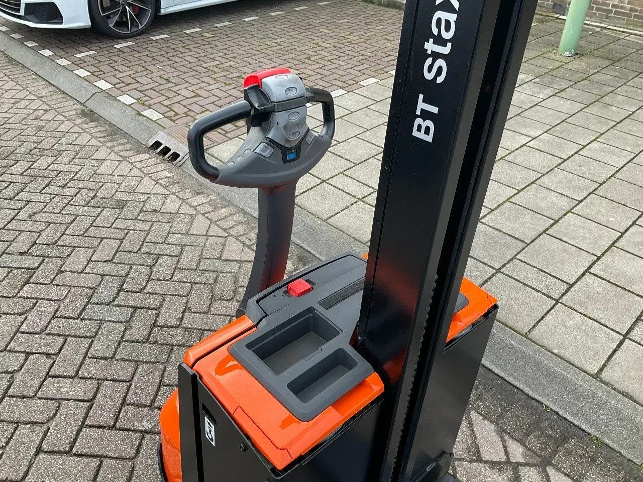 Toyota SWE080L 2000KG 1.58METER STAPELAAR / HEFTRUCK, Stapelaar, Toyota, Marconistraat 2
3133KL  Vlaardingen, NL, Yilmaz Heftrucks