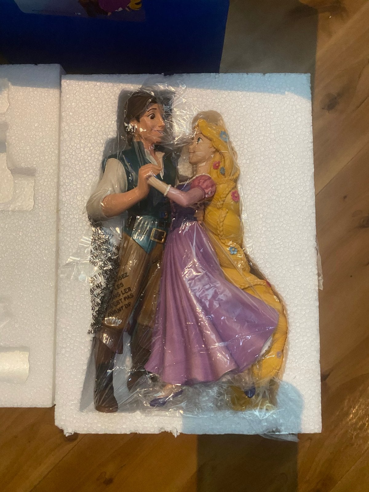 Disney Rapunzel & Flynn Beeldje - My New Dream, Ophalen of Verzenden, Overige figuren, Nieuw, Beeldje of Figuurtje