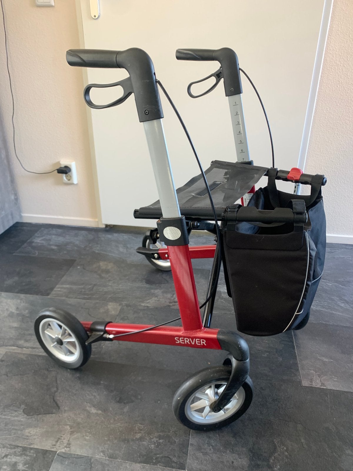 Aluminium Rehasense Server rollator  type / model M rood, Diversen, Ophalen, Lichtgewicht, Zo goed als nieuw