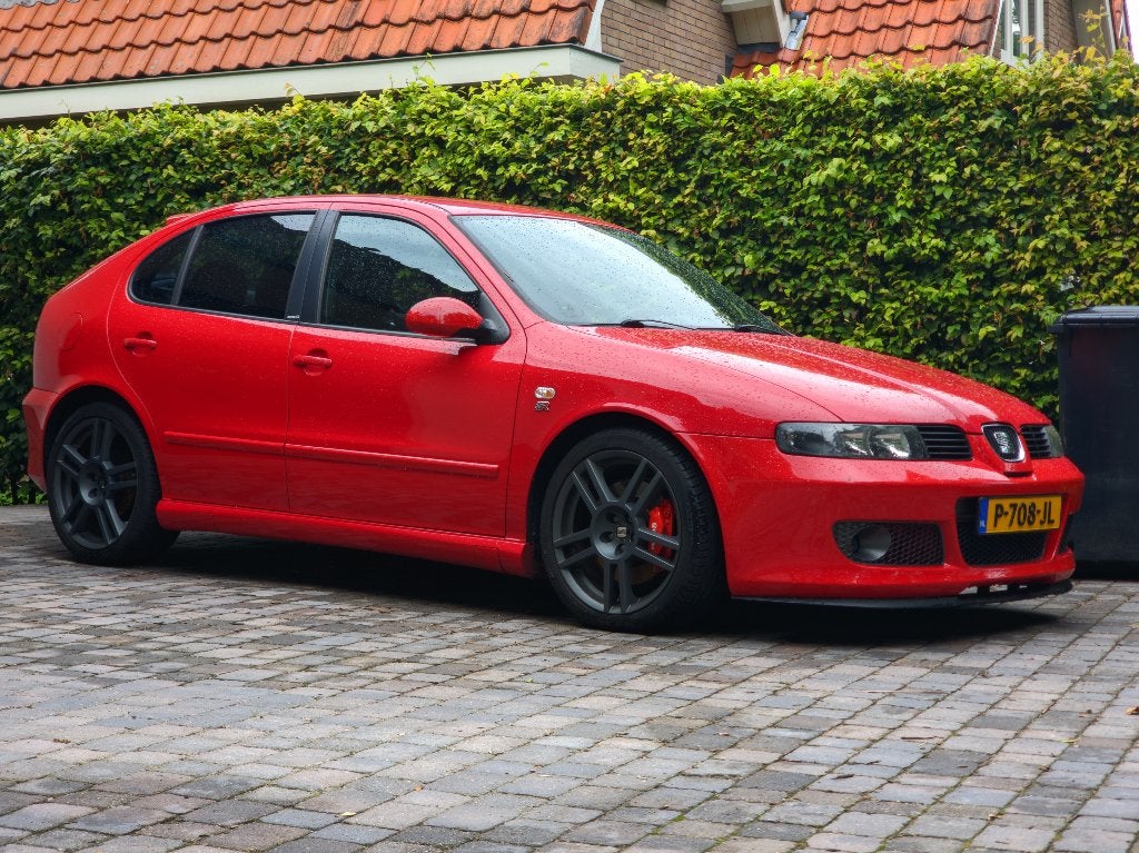 Seat Leon Cupra R 1M 225 PK Emotion Red BAM Motor, Auto's, Voorwielaandrijving, 1349 kg, Stof, Zwart